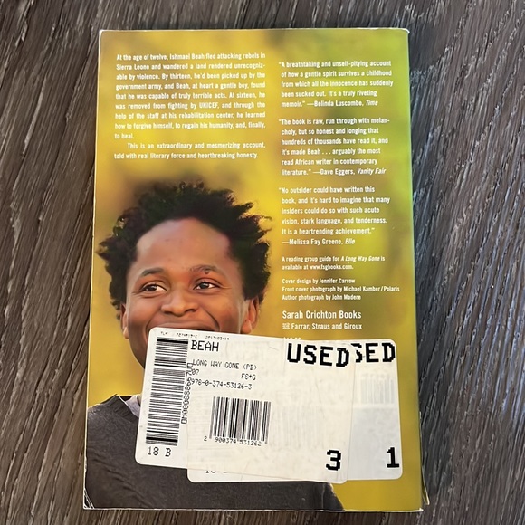 A Long Way Gone: Memoirs of a Boy Soldier by Ishmael Beah (BOOK) - Picture 2 of 2
